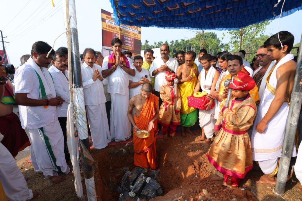 ಅಂಬಾಗಿಲು: ಪರಶುರಾಮ‌ ದ್ವಾರ ಗುದ್ದಲಿ ಪೂಜೆ